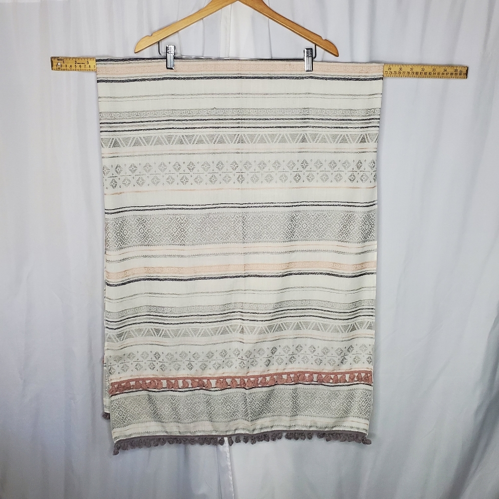 ◇ Striped Nubby Woven Table Runner with Tassels 27" by 70"